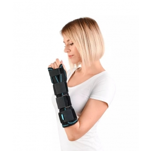 Бандаж (ортез) на лучезапястный сустав универсальный Алком 3016 Бандаж (ортез) на лучезапястный сустав универсальный Алком 3016