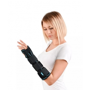 Бандаж (ортез) на лучезапястный сустав универсальный Алком 3016 Бандаж (ортез) на лучезапястный сустав универсальный Алком 3016