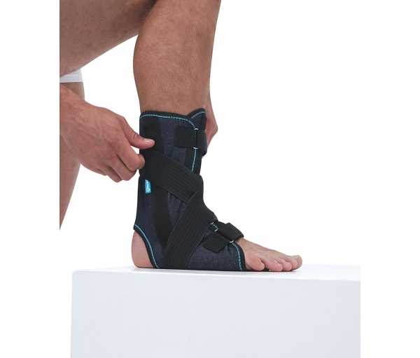 Бандаж (ортез) на голеностопный сустав (с фиксатором) Алком 3015