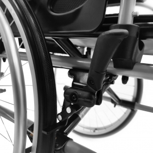 Низькоактивне крісло-коляска Invacare Action 1R